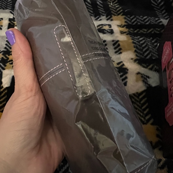 Brand new- Bare Escentual brushes in a case. - Picture 7 of 8